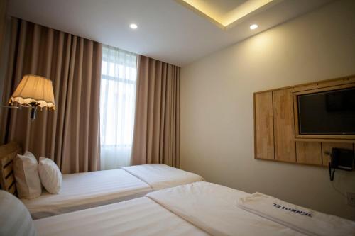 Deluxe Triple Room image 8