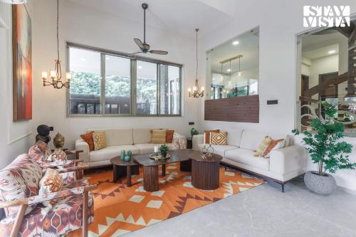 StayVista's House Of J - Embrace Leisure with Lawn, Pool, and Gazebo photo 2