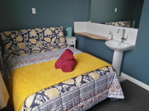 Standard Double Room with Shared Bathroom