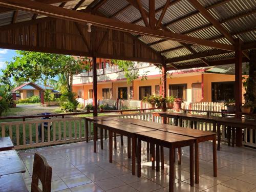 JBR Tourist Inn - Port Barton DIY