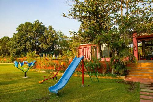 Spēļu laukums, Ashoka Lawns And Resort in Pezari