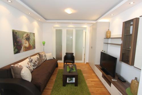 Twin Belville Apartments - image 5