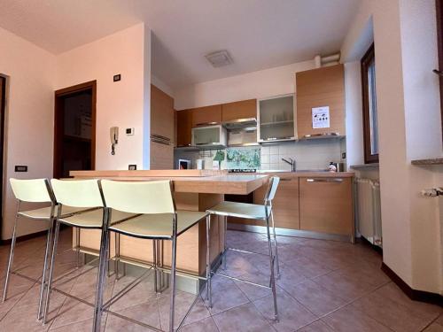 virtuve, Residence with Pool, near Lake Maggiore by Kibilù Affitti Brevi (Residence with Pool, near Lake Maggiore by Kibilu Affitti Brevi) in Monvalle