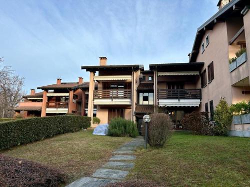Viesnīcas āriene, Residence with Pool, near Lake Maggiore by Kibilù Affitti Brevi (Residence with Pool, near Lake Maggiore by Kibilu Affitti Brevi) in Monvalle