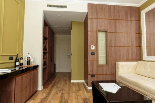 Hotel Regina City - image 4