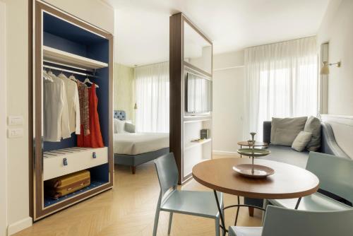 Studio with Terrace room in BeSUITE Apartments