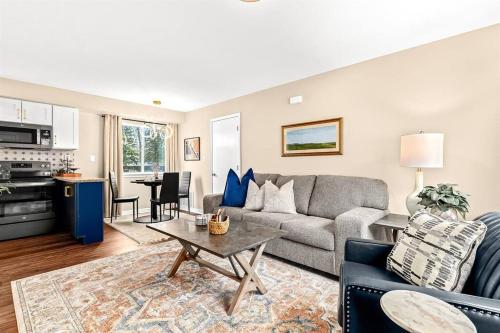 New! Pet-Friendly 1BR in the heart of Roseville! in Roseville, USA