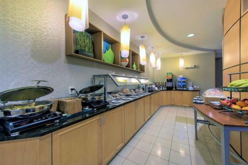 SpringHill Suites Devens Common Center - image 6