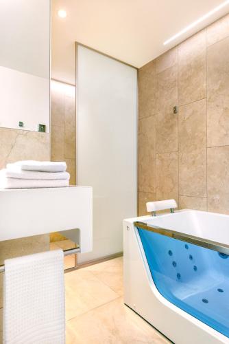 Bathroom, Metropol Spa Hotel in Rotermann Quarter