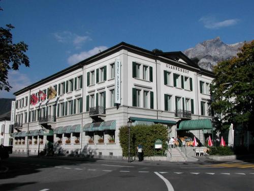 Hotel Post Glarnerhof in Glarus, Schweiz