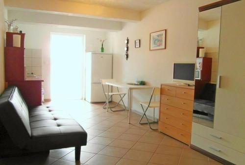 Vis Mirja Apartment 2 - image 4