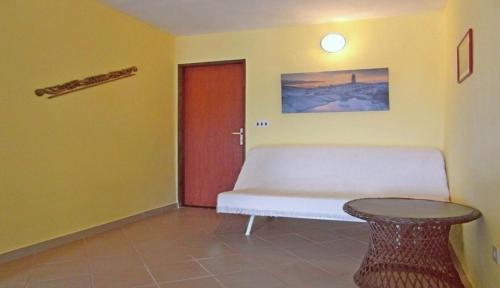 Vis Mirja Apartment 2 - image 2