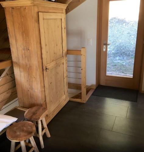 2 bedrooms chalet with enclosed garden and wifi at Mont Noble