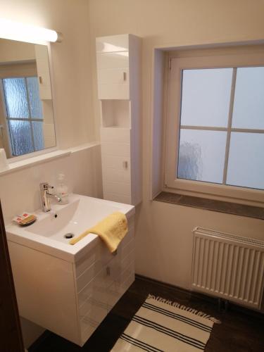 2 bedrooms, 4 beds