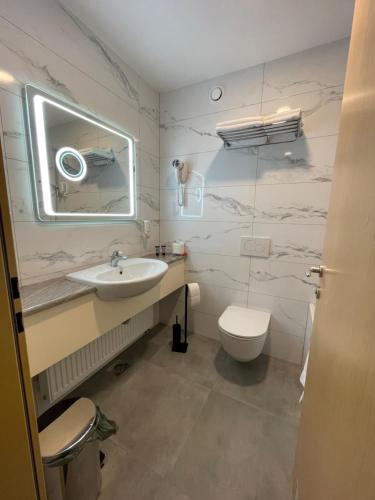 Hotel Jezero - image 12