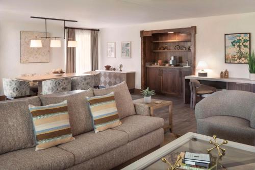 The Scottsdale Resort & Spa, Curio Collection by Hilton