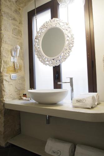 Terrazzani Suite - image 13