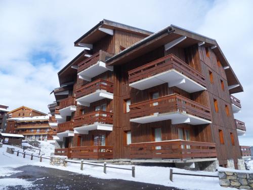 Entrance, Residence Alpinea in Meribel Mottaret