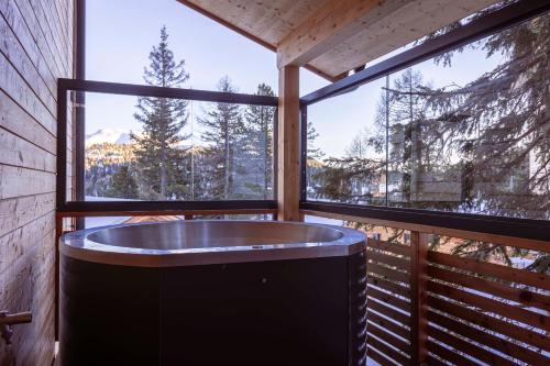 Superior Chalet Nr. 8 with Sauna and Hot Tub
