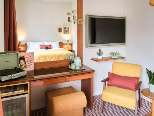 room detail thumbnail 1