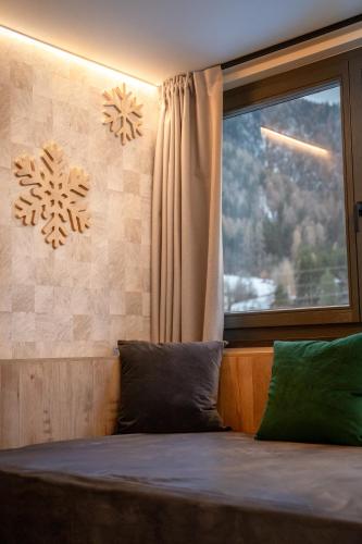 2 bedrooms, 5 beds