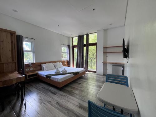 Blue Lagoon Inn & Suites near Palawan Museum