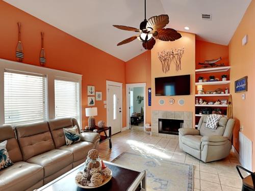 Mustang Isle Beach Bungalow 2 in Mustang Beach, USA