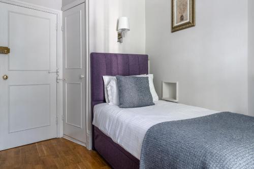 Harlingford Hotel – London, 