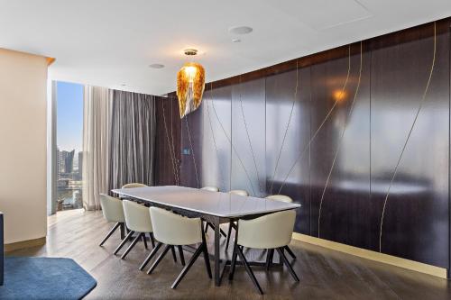 VayK - Ultra Luxury 2BD in Opus - image 10