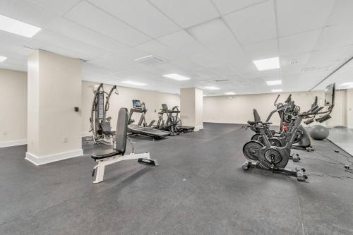2 Bedroom 1 Bathroom Free Parking Dwntwn Newark in Newark, USA