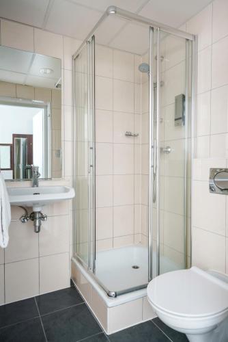 Small Double Room image 2