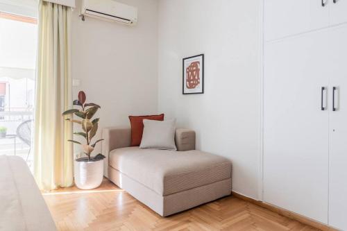 One-Bedroom Apartment image 7
