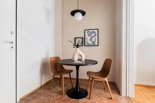 One-Bedroom Apartment image 4