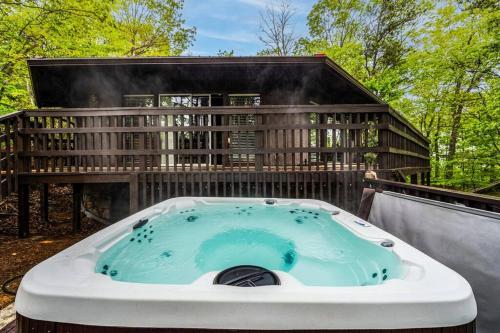 Unique Cabin Near Gatlinburg in Gatlinburg, USA