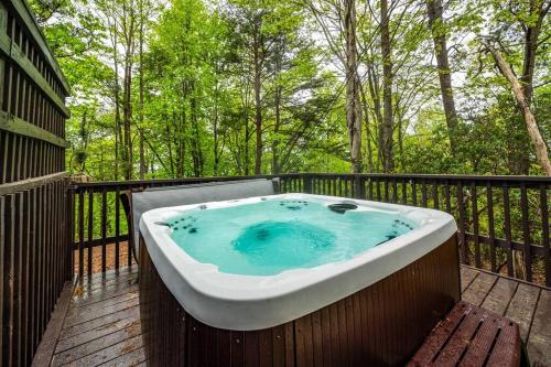 Unique Cabin Near Gatlinburg in Gatlinburg, USA