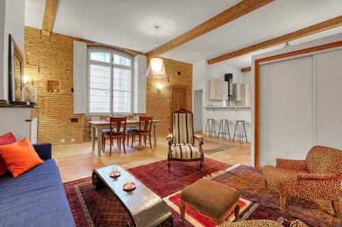One-Bedroom Apartment image 10