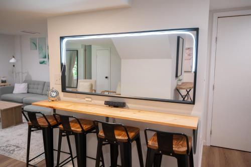 Newly-renovated 5BR home near UVA, Downtown, i64 Newly-renovated 5BR home near UVA, Downtown, i64