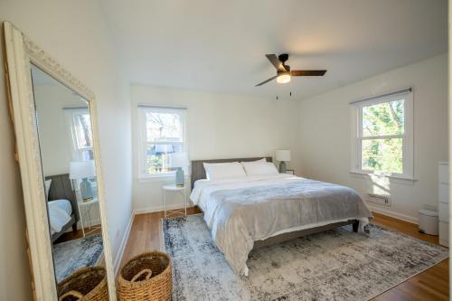 Newly-renovated 5BR home near UVA, Downtown, i64 Newly-renovated 5BR home near UVA, Downtown, i64