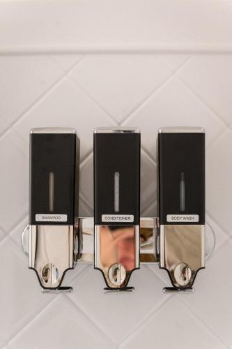 Newly-renovated 5BR home near UVA, Downtown, i64 Newly-renovated 5BR home near UVA, Downtown, i64