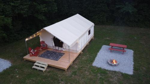 Roaring River Luxury Glamping #1 in Cassville, USA