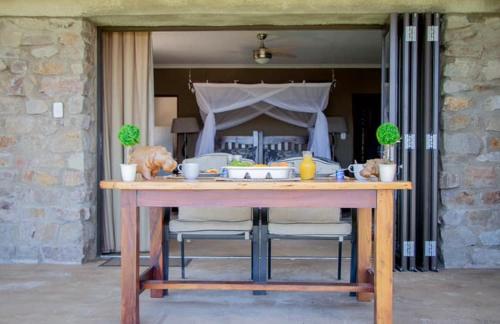 Food and beverages, African Safari Lodge in Thomas Baines Nature Reserve