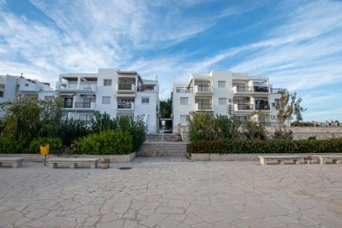 Viesnīcas āriene, Glabur Stays! The One -1 - Elite Marina Front! in Zygi