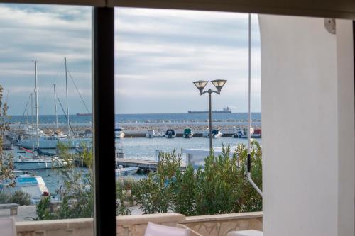 Skats, Glabur Stays! The One -1 - Elite Marina Front! in Zygi
