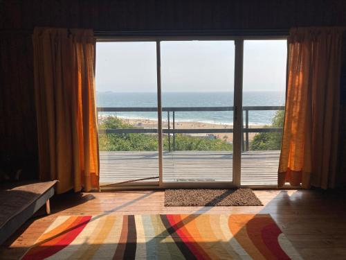 2 bedrooms, 4 beds