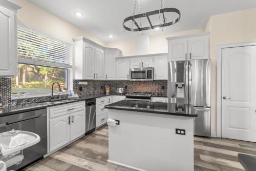 Lakeview Retreat: Perfect for Events or just relax in Port Richey