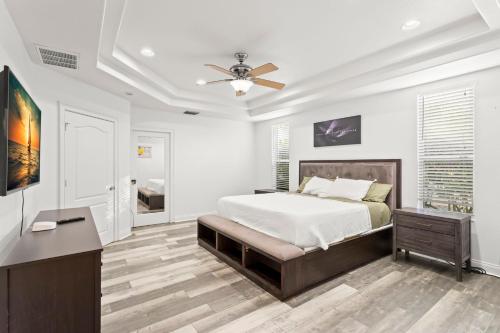 Lakeview Retreat: Perfect for Events or just relax in Port Richey