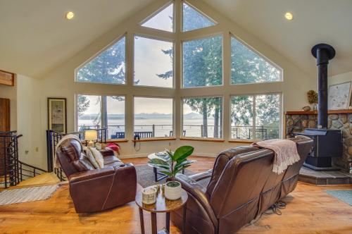 Hat Island Home with Stunning View and Wraparound Deck