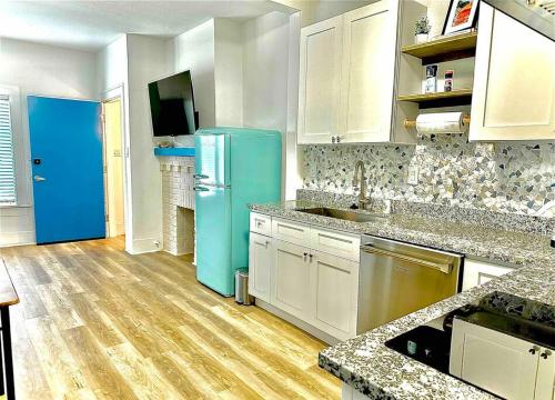 One-Bedroom Apartment image 4