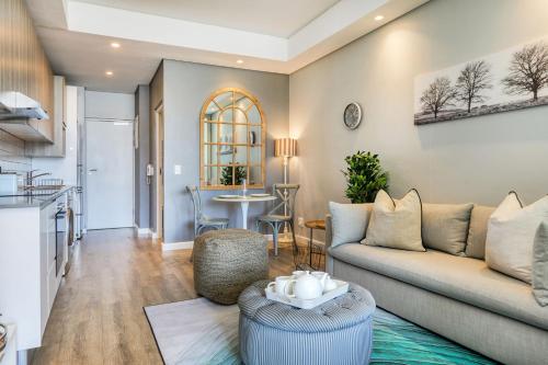 Backup-Powered Balcony Apartment - image 10