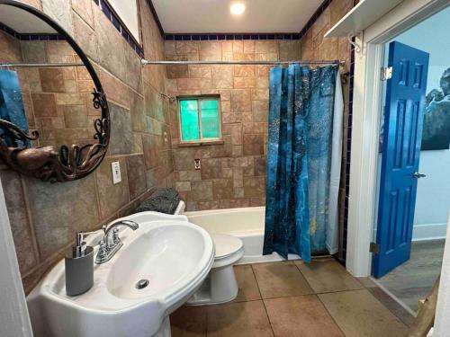 Luxury 1 Bd Montrose - Genova at The Italian Plaza near Buffalo Bayou Park
